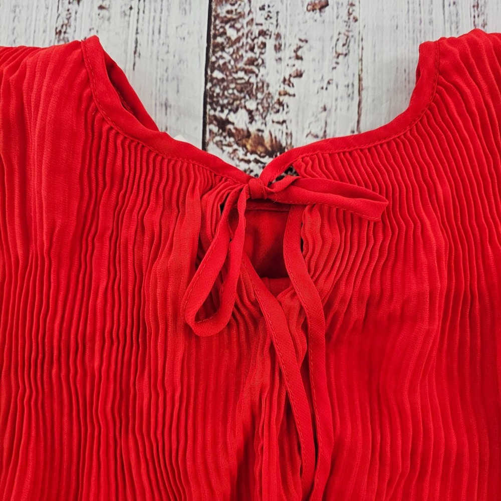 Time and True Red Accordian Pleat Sleeveless Swing Top Women's M - Picture 3 of 9